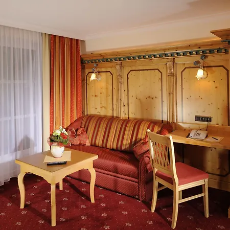 Hotel Alte Post 4*