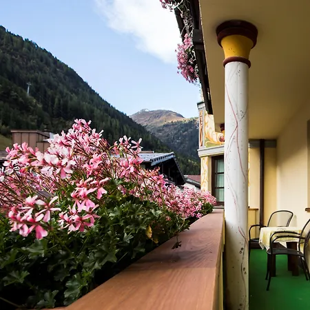 Отель Alte Post 4*